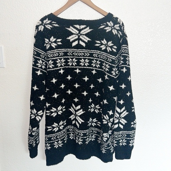 Barefoot Dreams Cozy Chic Soft Snowflake Knit Crewneck Fair Isle Sweater - Picture 8 of 8
